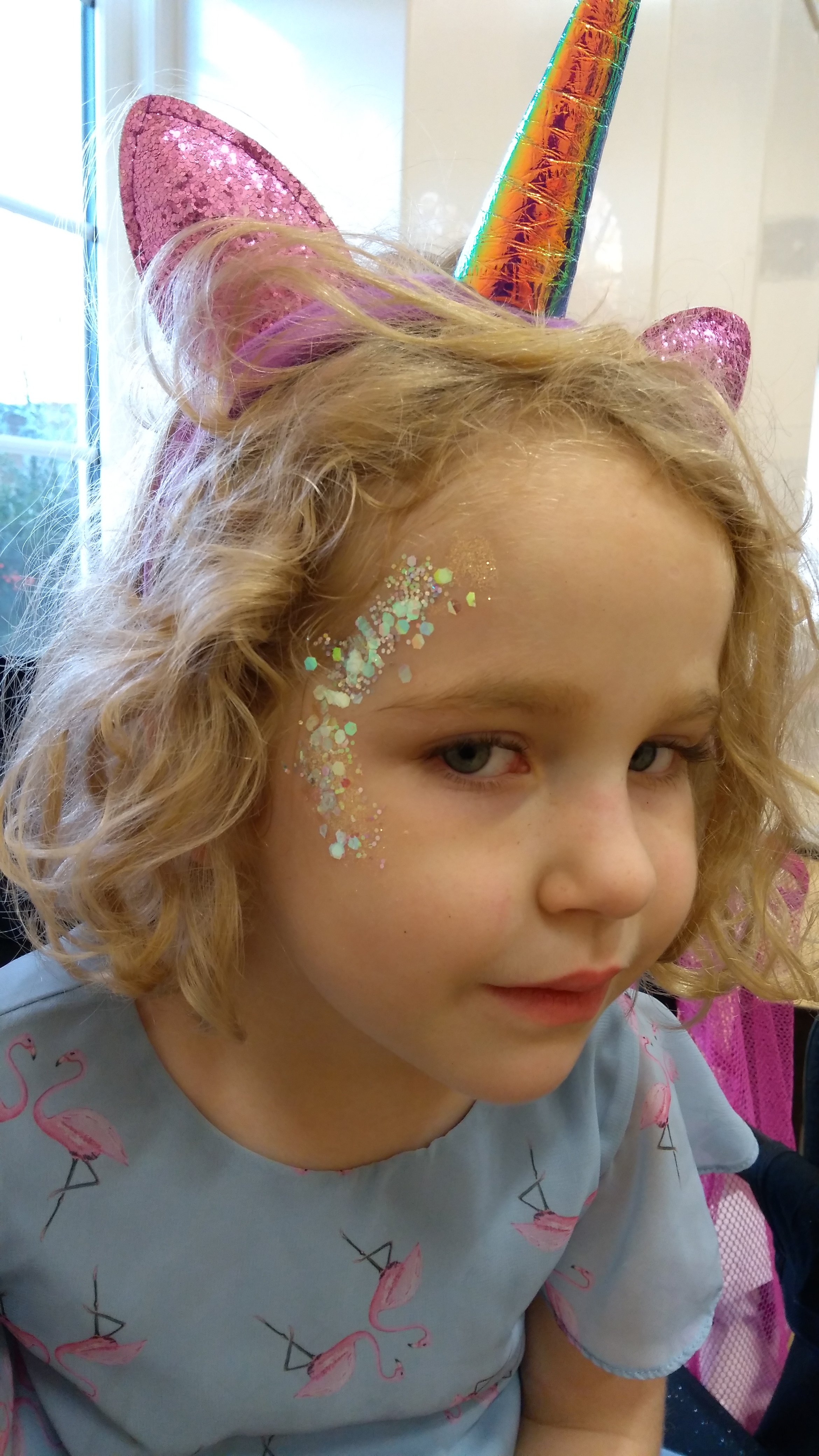 Painting sparkles face Face Painting